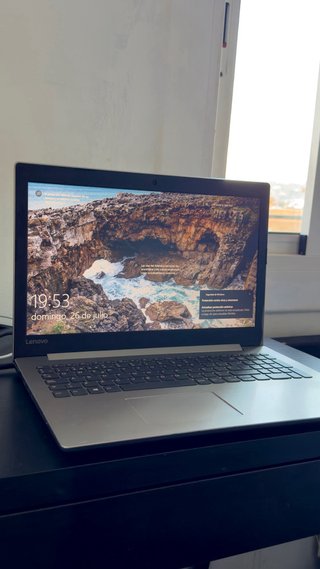 Lenovo Ideapad 15.6" Ryzen 3 2200U 8GB  RAM 128GB