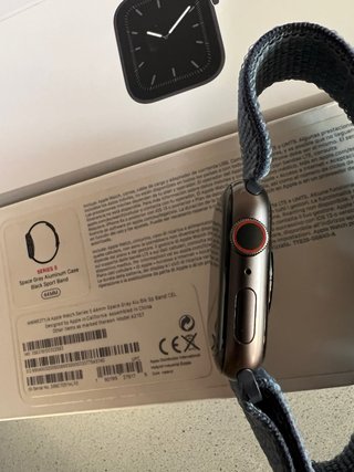 Apple Watch Series 5 Space Gray 44mm GPS + Cell
