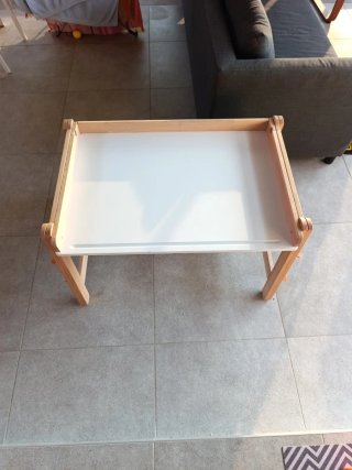 Escritorio Flisat Ikea + 2 bandejas de almacenaje