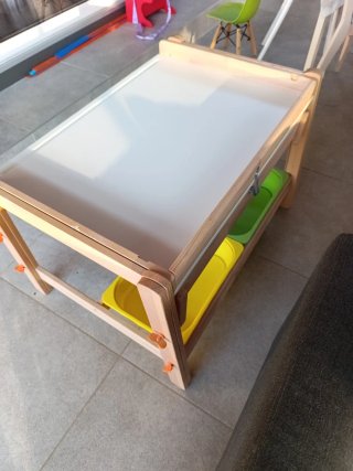 Escritorio Flisat Ikea + 2 bandejas de almacenaje