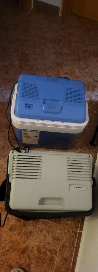 2 Frigoriferi elettrici