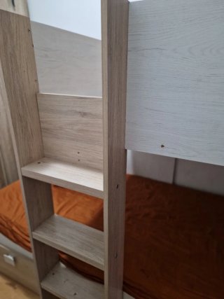 Litera de dos camas con  armario,2 cajones grandes