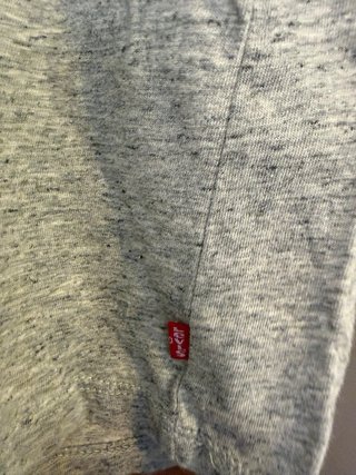 Camiseta Levi's Edición Especial Gris