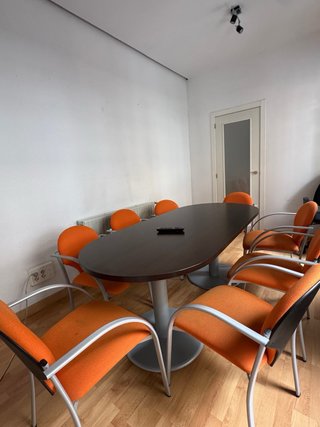 Conjunto Sala de Reuniones Ejecutiva: Mesa Ovalada