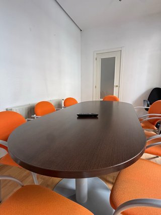 Conjunto Sala de Reuniones Ejecutiva: Mesa Ovalada