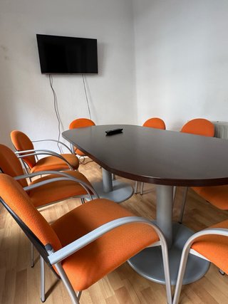 Conjunto Sala de Reuniones Ejecutiva: Mesa Ovalada