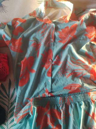 Conjunto playero floral naranja y turquesa