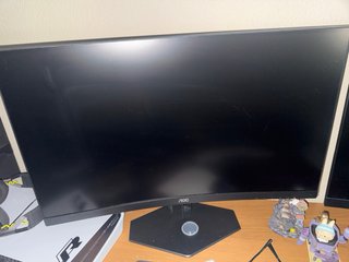 PC Gaming Ryzen 7 9800X3D, RTX 5060Ti.