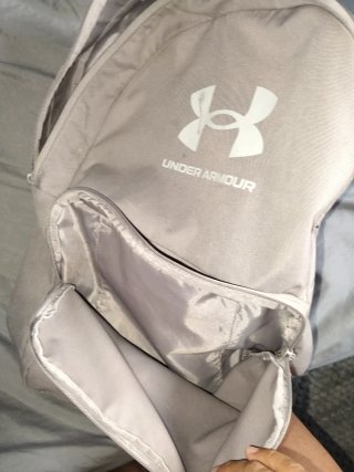 Mochila Under Armour Gris