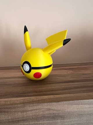 Bola Pikachu