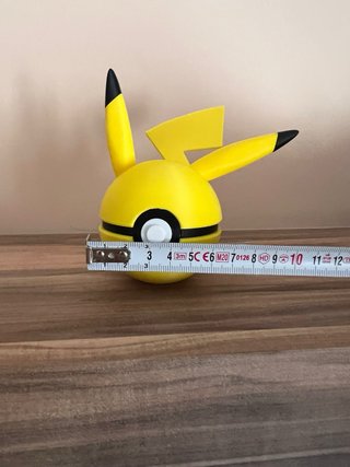 Bola Pikachu