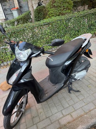 Honda Vision 110 Negra Scooter