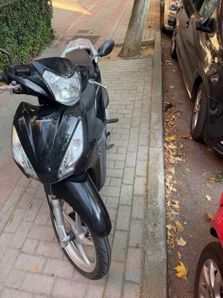 Honda Vision 110 Negra Scooter