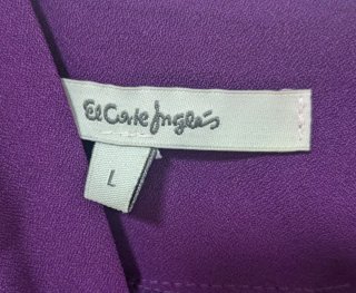 Mono morado para fiesta o evento