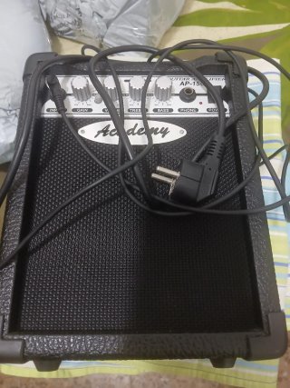 Guitarra Eléctrica Academy + Amplificador