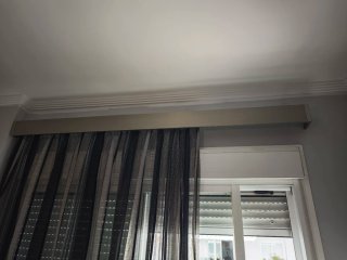 Galería de aluminio para cortinas con riel