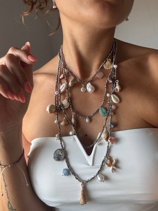 Collar Zara conchas y perlas
