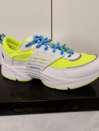 Zapatillas Jordan Deportivas Verde y Blanco