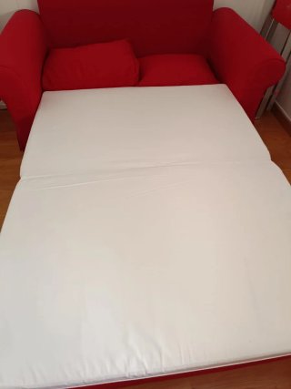 Sofá Cama Rojo Tela y Madera