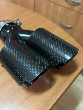 Cola de escape doble carbono
