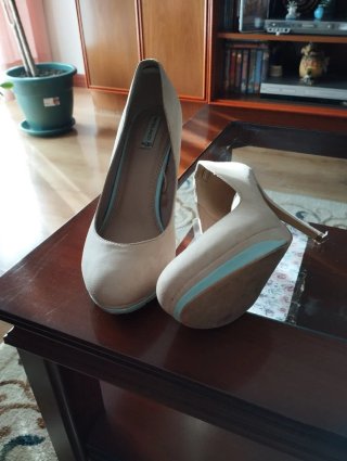 Zapatos de tacón beige SUITEBLANCO talla 38