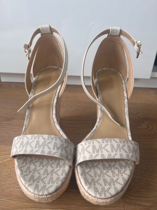 Sandalias Cuña Michael Kors Originales Beige