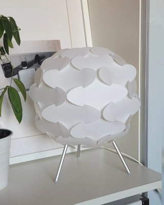 Lámpara de mesa moderna