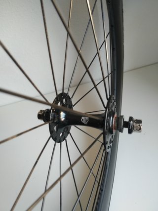 Rueda Delantera Carbono BLB 90
