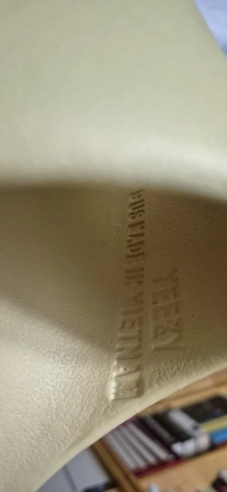 Adidas Yeezy Slide Resin (9 US, 42.5 EU)