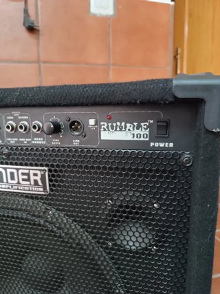 Amplificador Bajo Fender Rumble 100