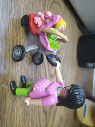 Lote Playmobil: Moto, Cochecito y Figuras
