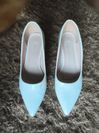 Zapatos de tacón blancos