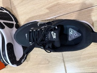 Nike Vomero 18 x Goretex Negro/Plata