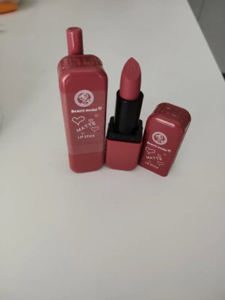 Rossetto e matita labbra Beauty Model