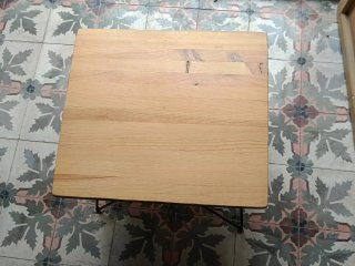 Mesa auxiliar madera y metal