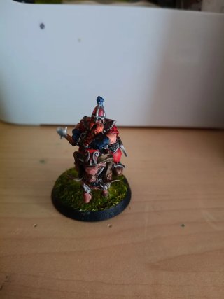 Figuras resina enanos y troll pintados