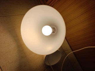 Lámpara de techo blanca de plástico