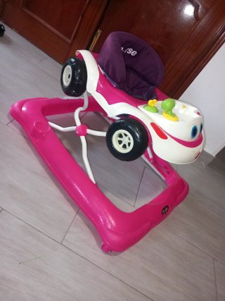 Andador infantil coche rosa