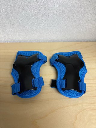 Casco Infantil + coderas + rodillleras + muñequera