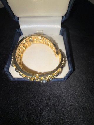 Bracciale rigido con strass azzurri