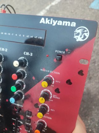 Akiyama DJ-50 Mesa de Mezclas