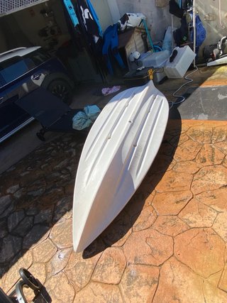 Piragua de pesca blanca