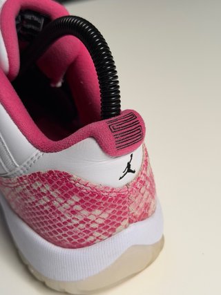 Jordan 11 Low Rosa Serpiente 2019