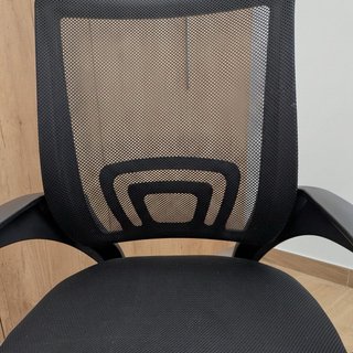 Silla de oficina ergonómica negra