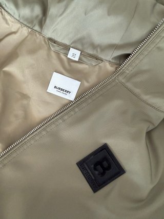 Gabardina impermeable Burberry verde