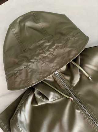 Gabardina impermeable Burberry verde