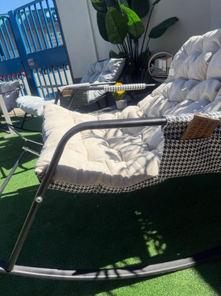 Nueva Silla Mecedora Tumbona Beige.