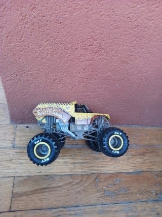 2 Monster Jam 1:24 9.95 euros cada uno