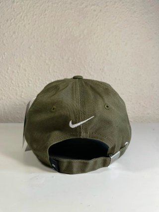 Gorra Nike Classic99 Verde Militar
