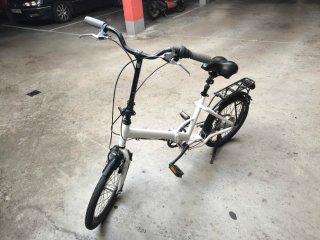 Bici plegable blanca